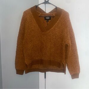 UGG DEEANN CLOUD FLUFF V NECK Sweater